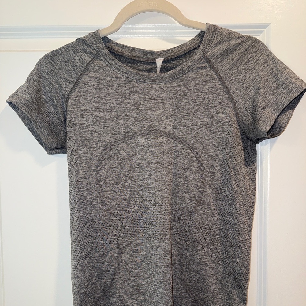 Lululemon Full length Gray Women's Athletic Top
